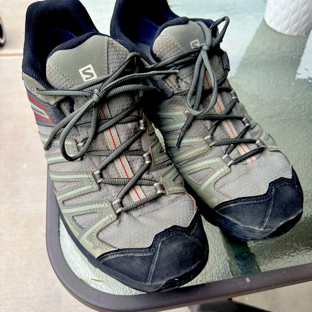 Salomon hiking shoes size 14